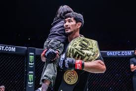 二十三年的传奇情，从挖肉少年到中年大叔，终于遇到梦中情游